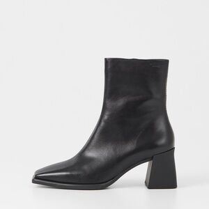 Hedda Vagabond Boots - Black Leather